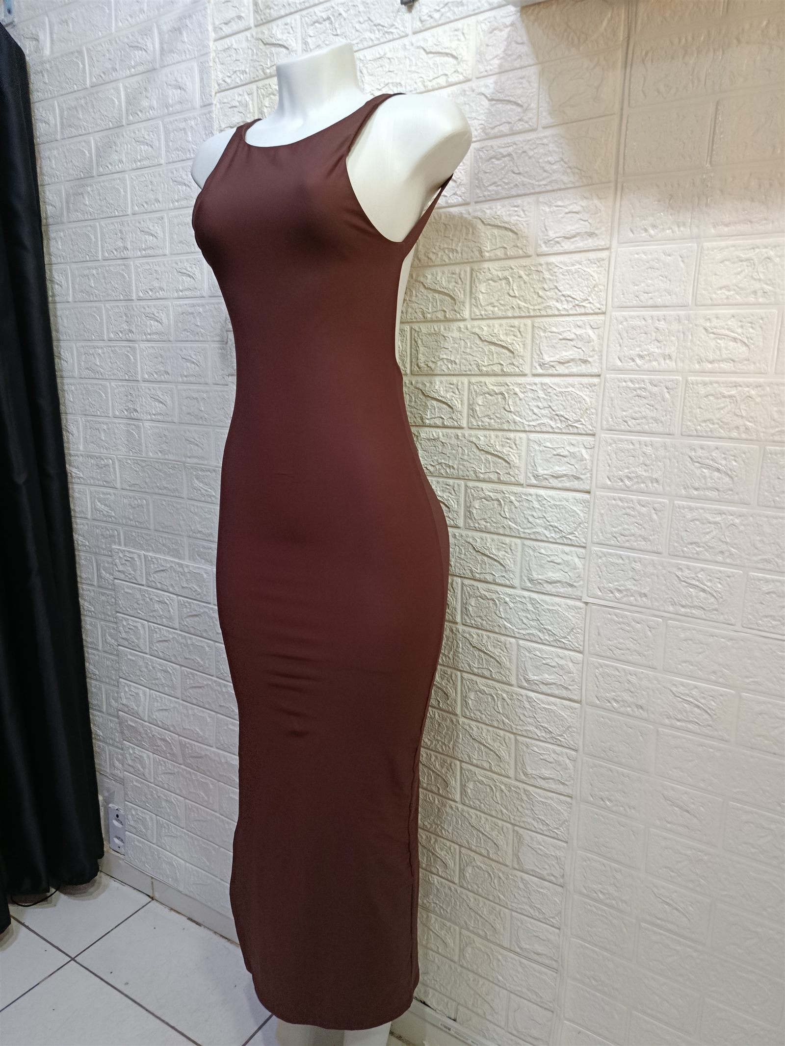 Vestido midi marrom
